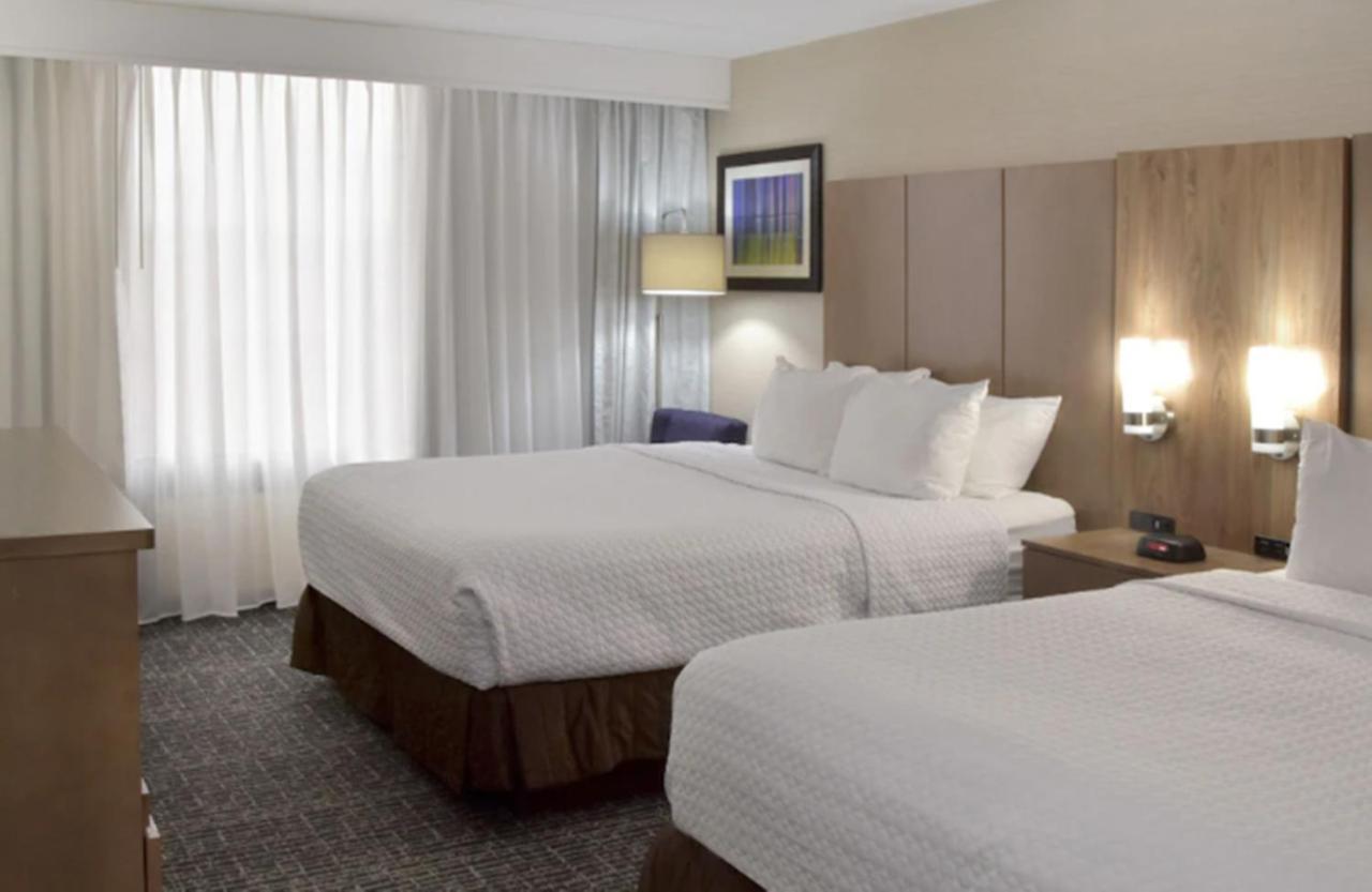 Crowne Plaza Cleveland Airport By Ihg Hotel Middleburg Heights Exterior foto