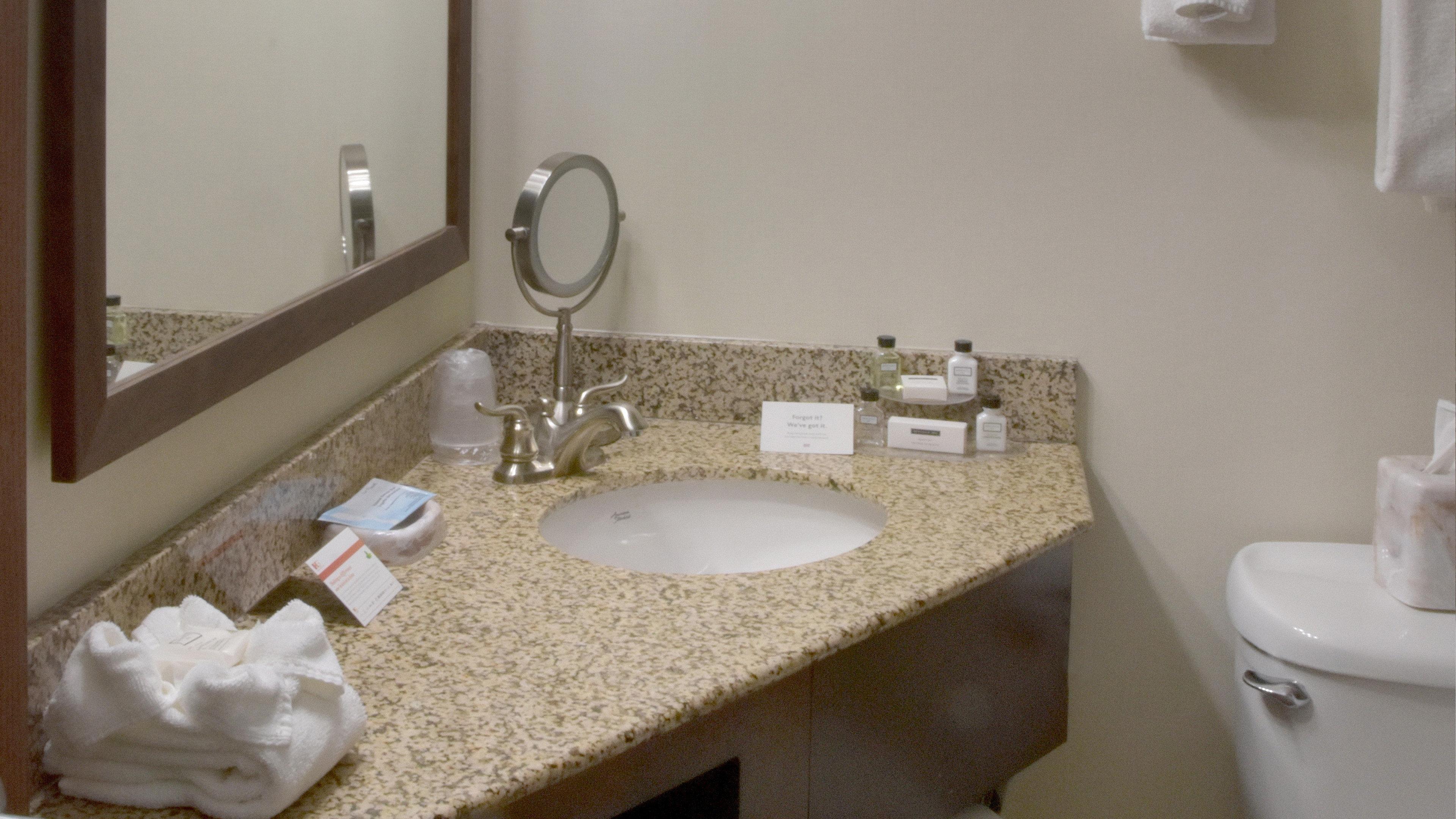 Crowne Plaza Cleveland Airport By Ihg Hotel Middleburg Heights Exterior foto