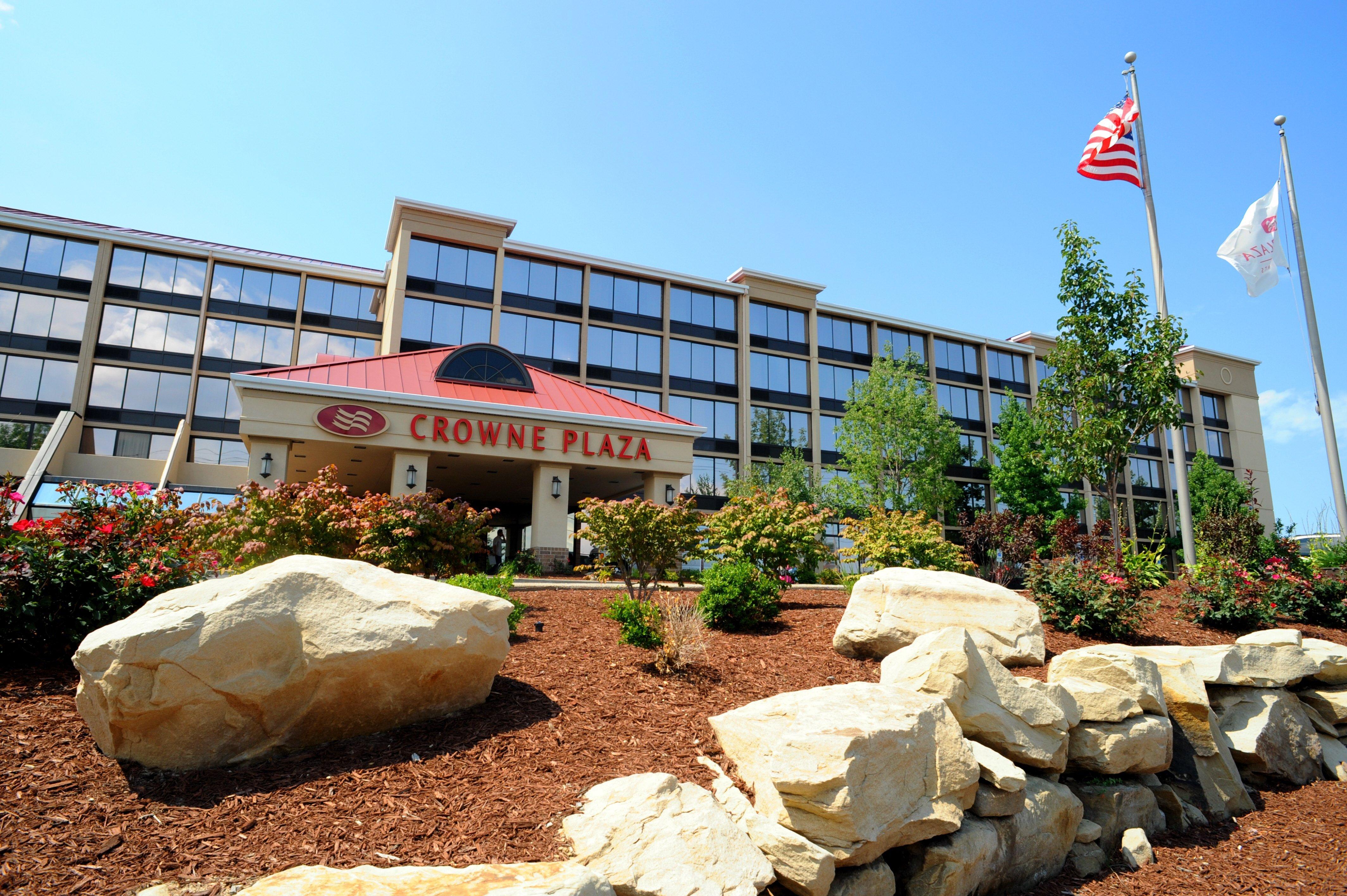 Crowne Plaza Cleveland Airport By Ihg Hotel Middleburg Heights Exterior foto