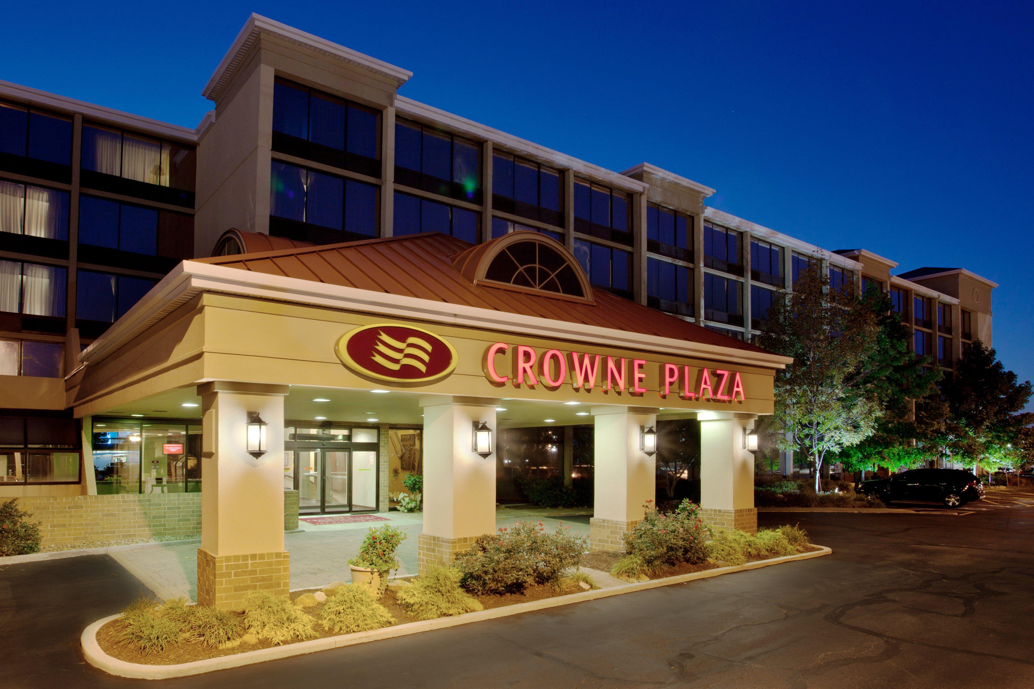 Crowne Plaza Cleveland Airport By Ihg Hotel Middleburg Heights Exterior foto