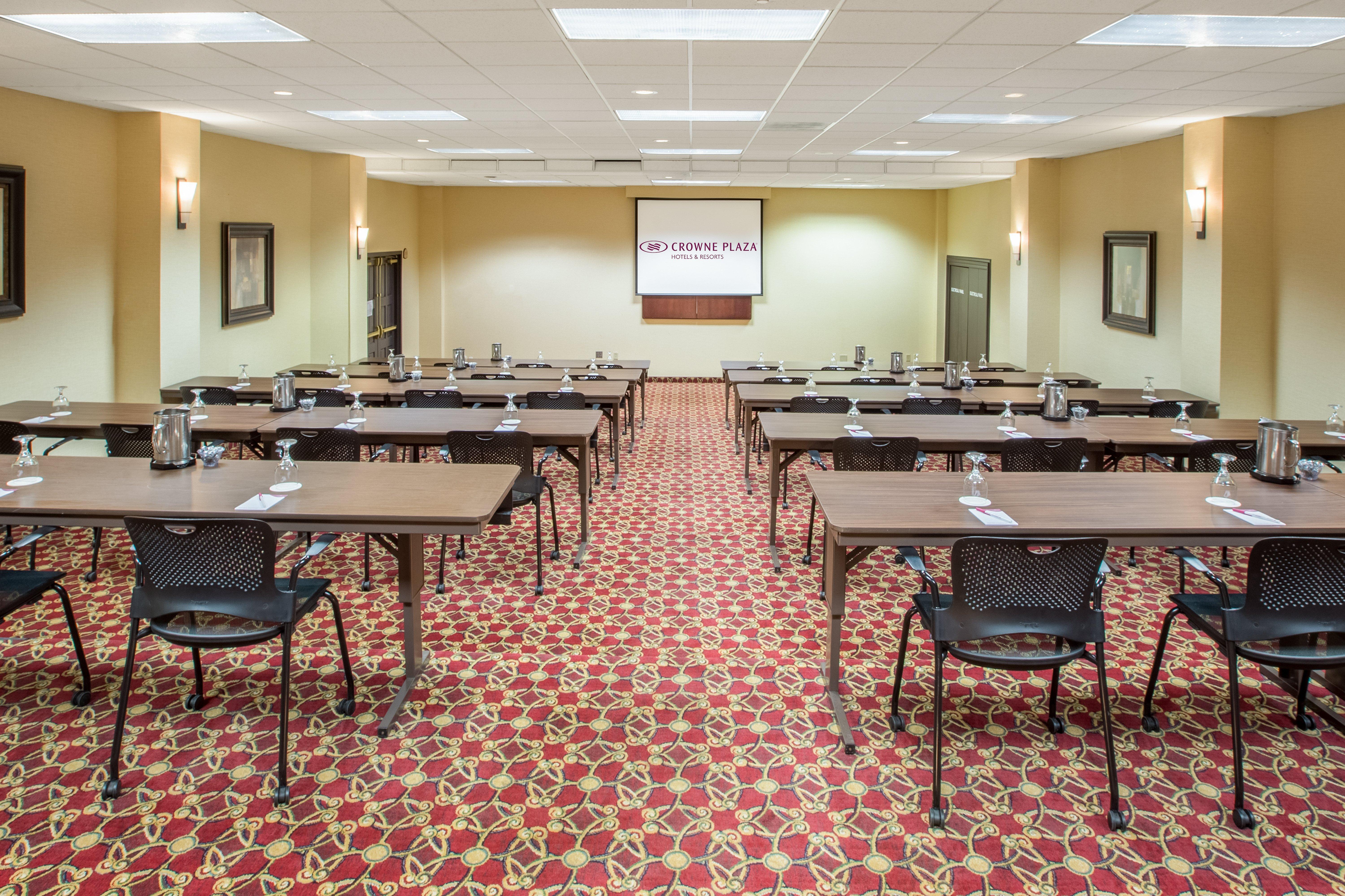 Crowne Plaza Cleveland Airport By Ihg Hotel Middleburg Heights Exterior foto