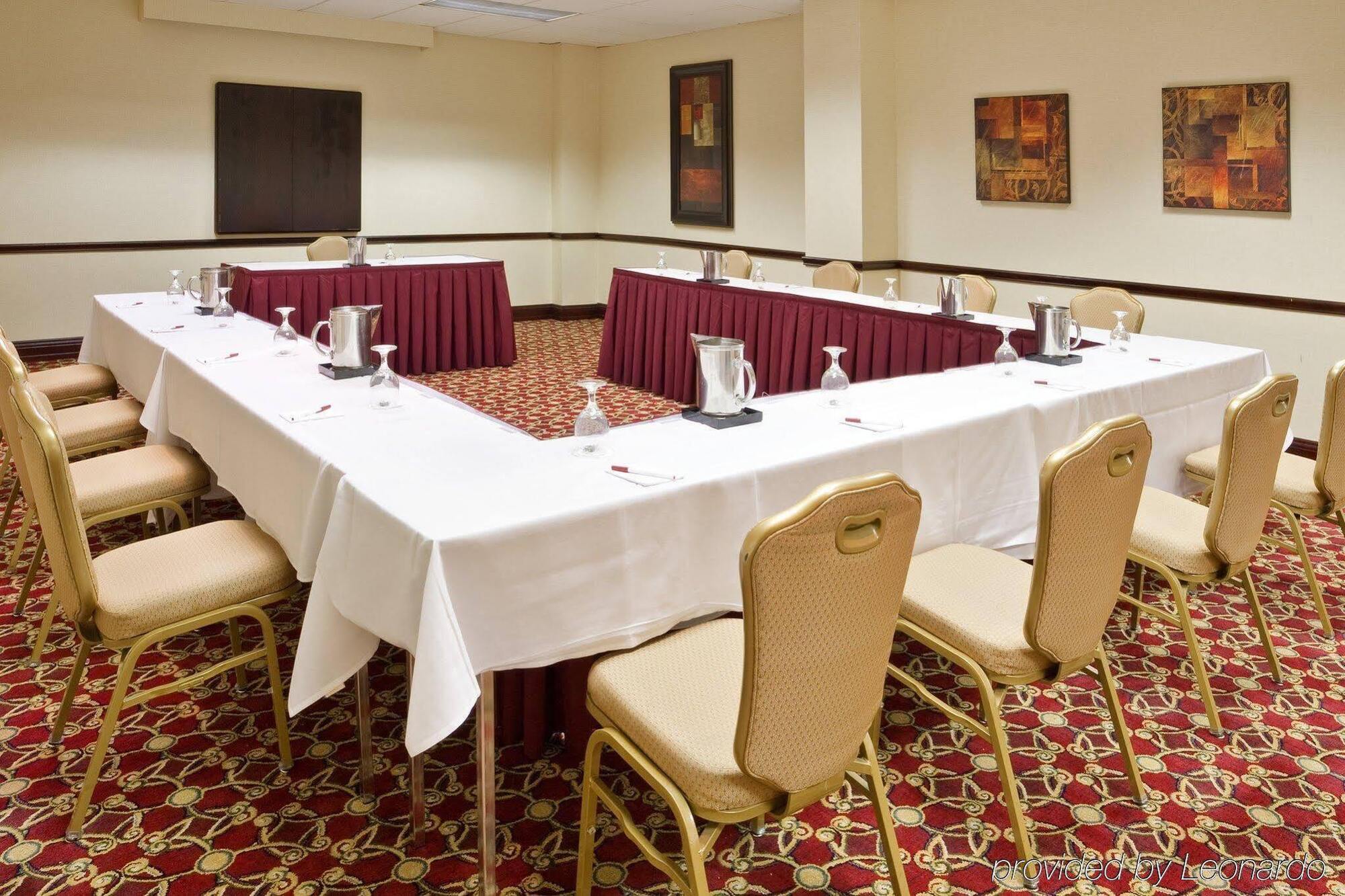 Crowne Plaza Cleveland Airport By Ihg Hotel Middleburg Heights Exterior foto